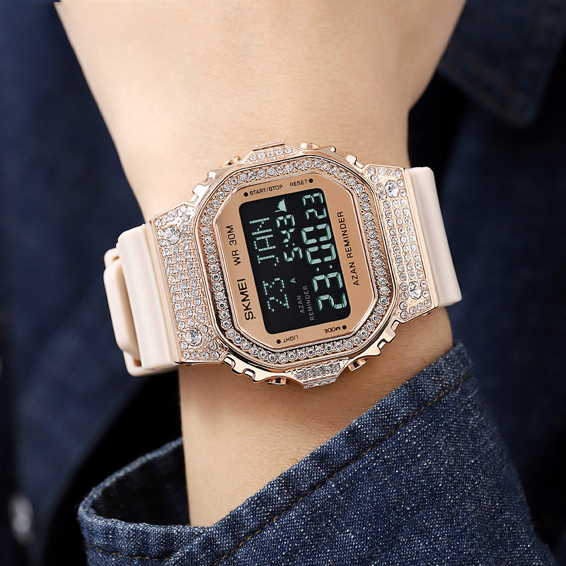 Men’s Digital Watch Multifunct - Mens Fashion In 40S incelemesi ve fiyatı